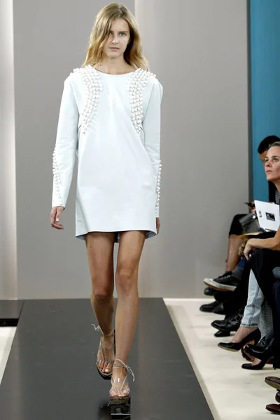 Look 17
